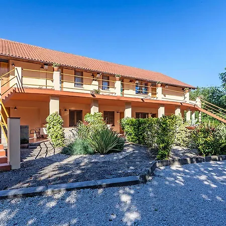 Cavendo Tutus Kır Evi *